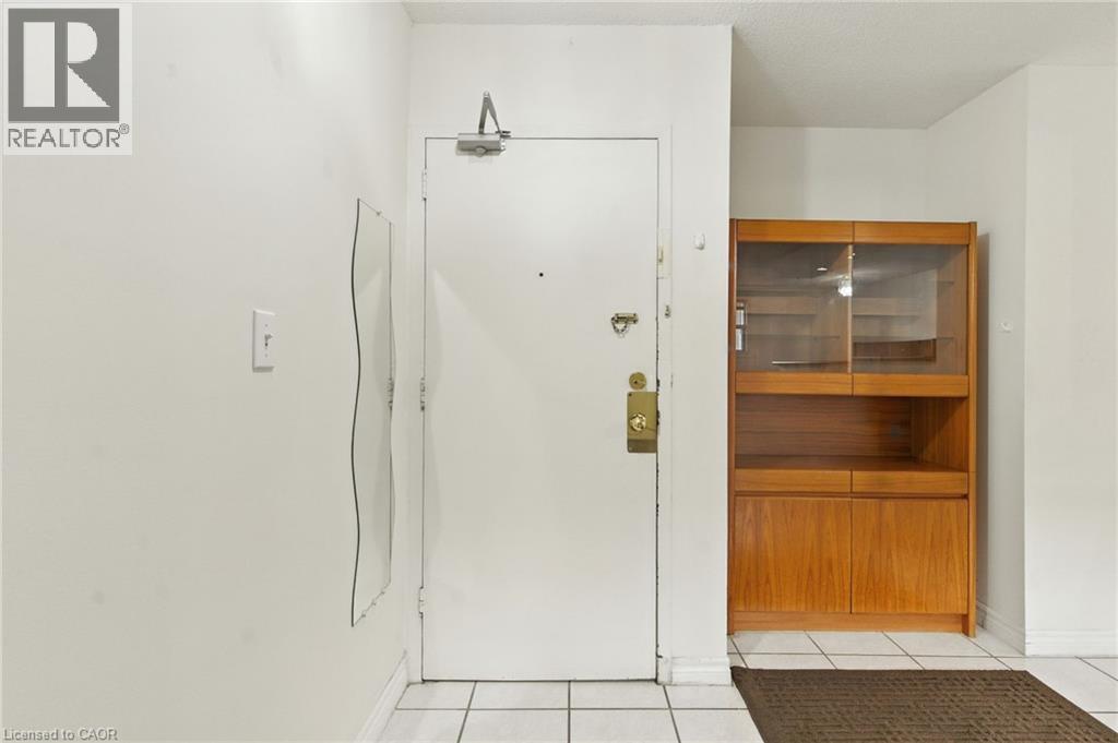 #102 264 OAKDALE Avenue - 3