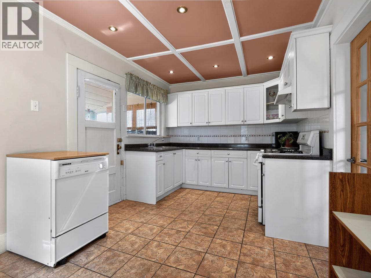 836 THIRTEENTH STREET, New Westminster