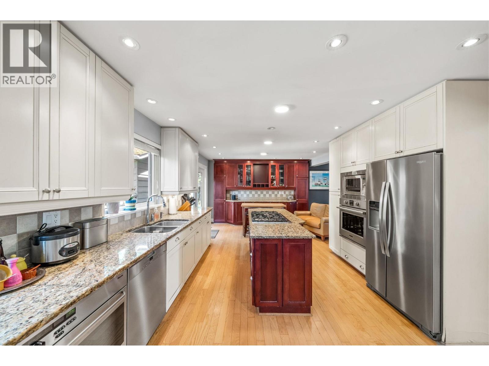 230 W 22ND STREET — photo 3