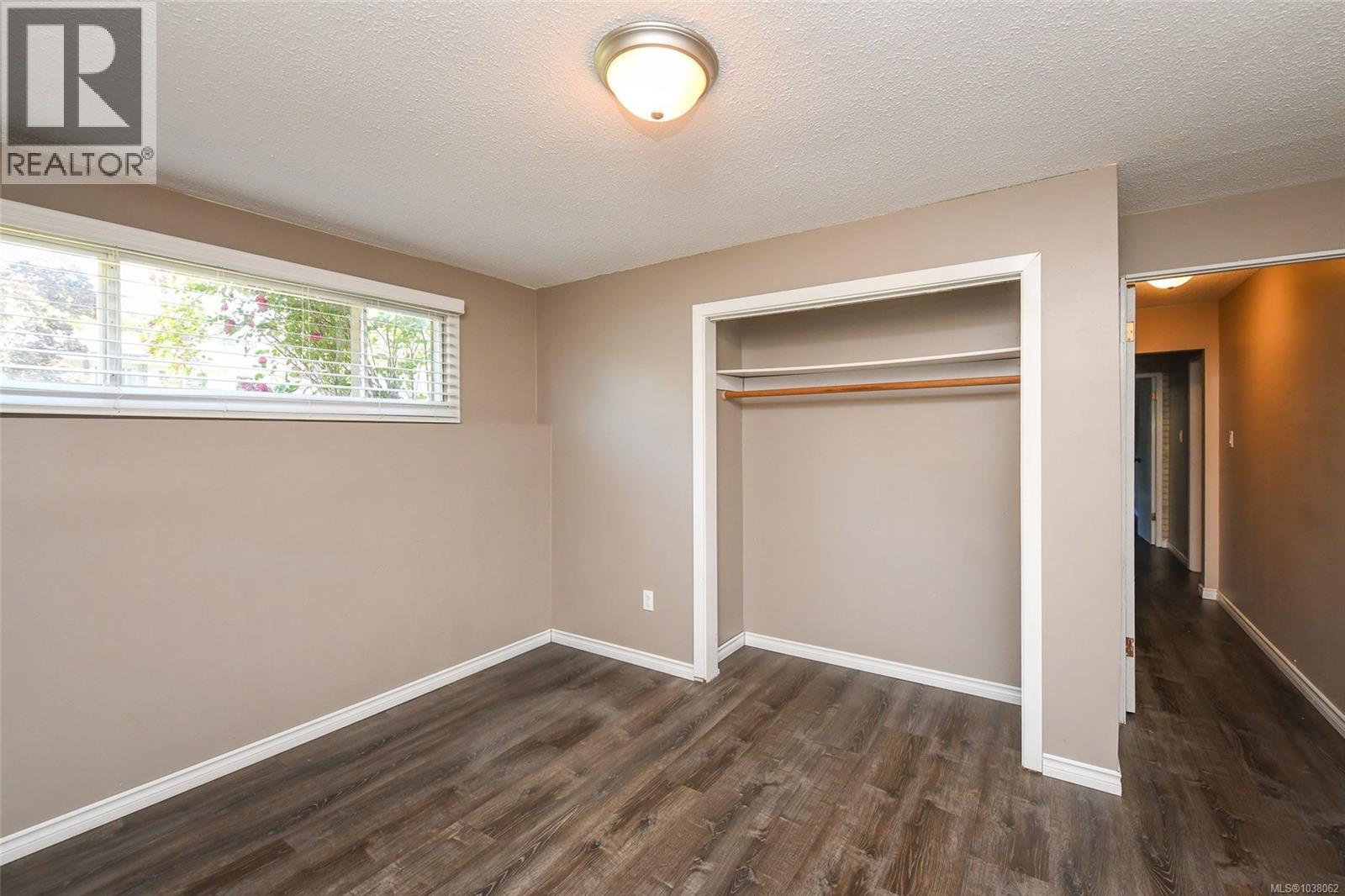 2029 Cedar Cres - 21