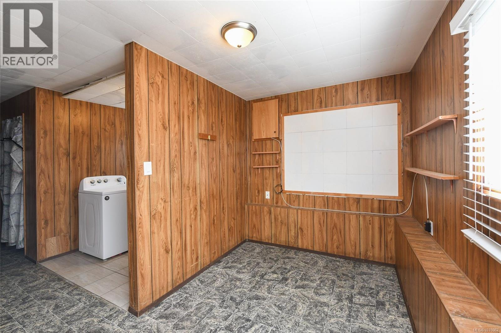 2029 Cedar Cres - 28