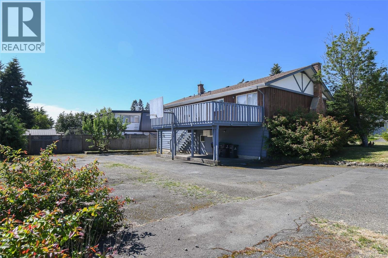 2029 Cedar Cres - 35