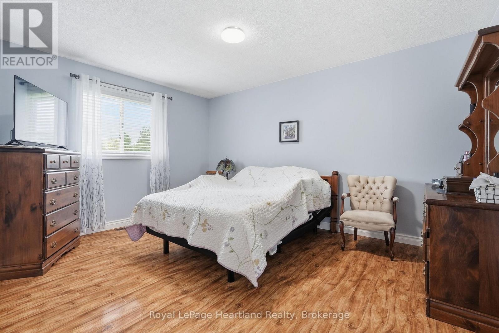 3008 BROOKHAVEN DRIVE - 18
