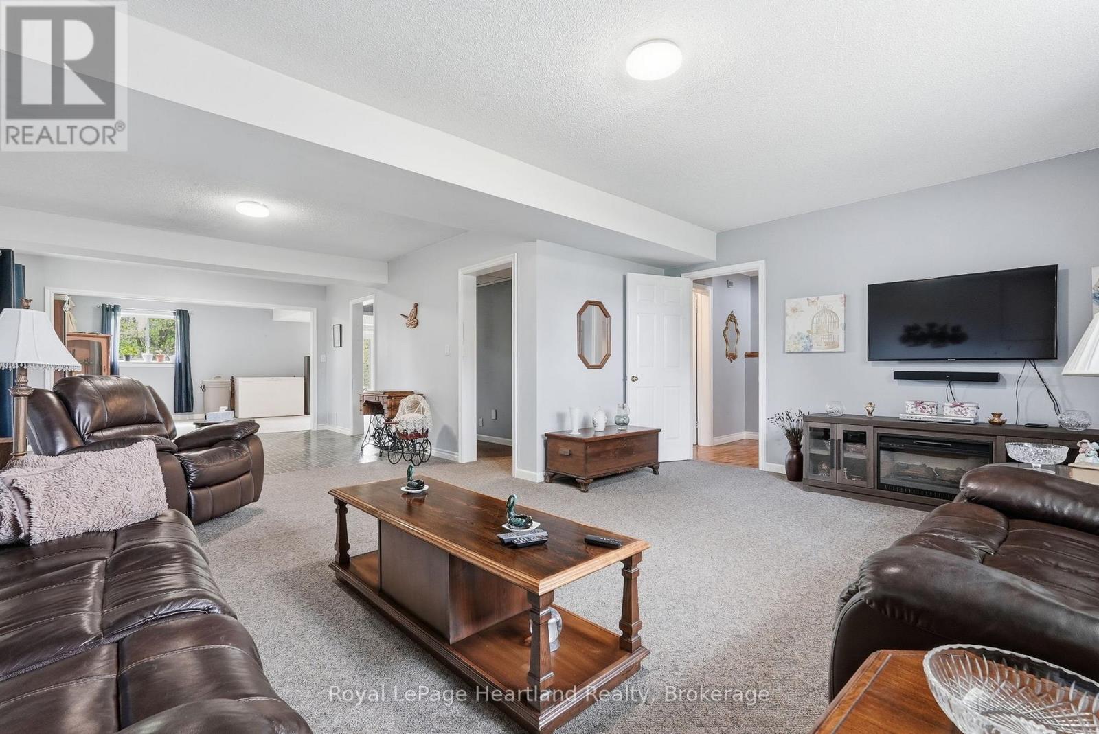 3008 BROOKHAVEN DRIVE - 22