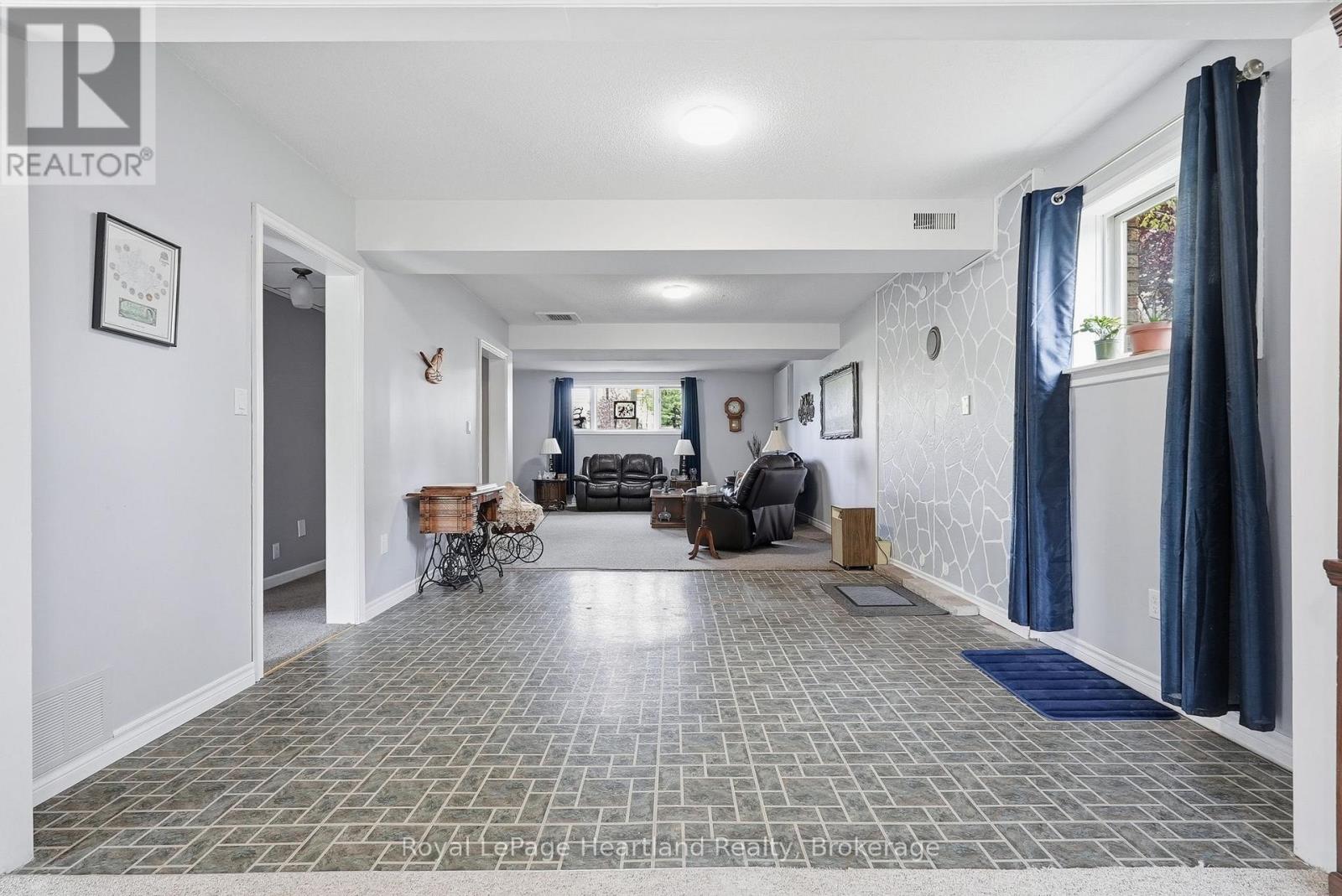 3008 BROOKHAVEN DRIVE - 26