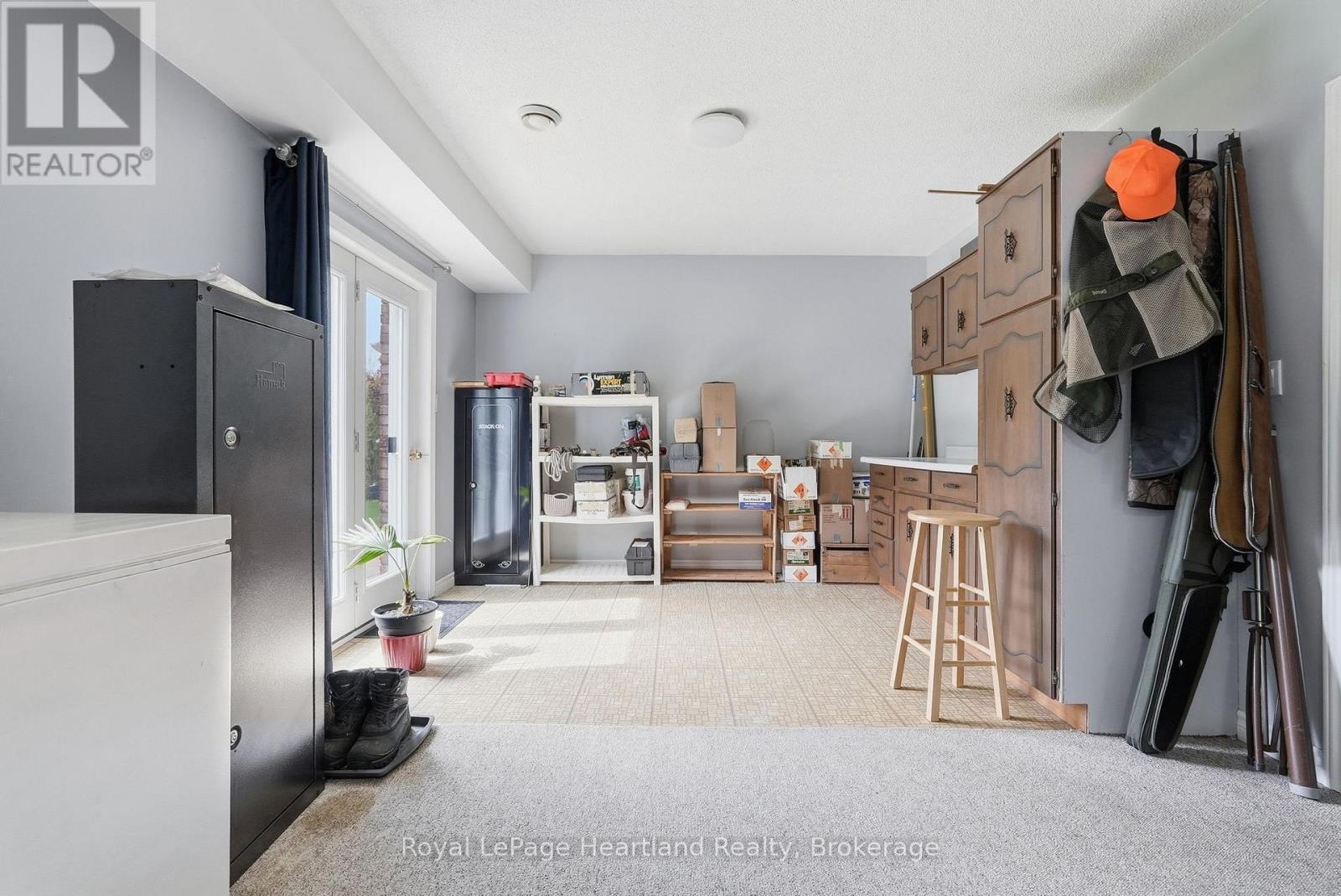 3008 BROOKHAVEN DRIVE - 27