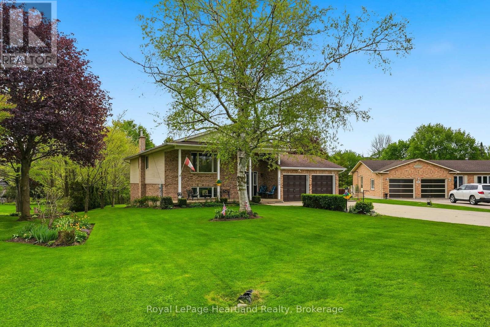 3008 BROOKHAVEN DRIVE - 44