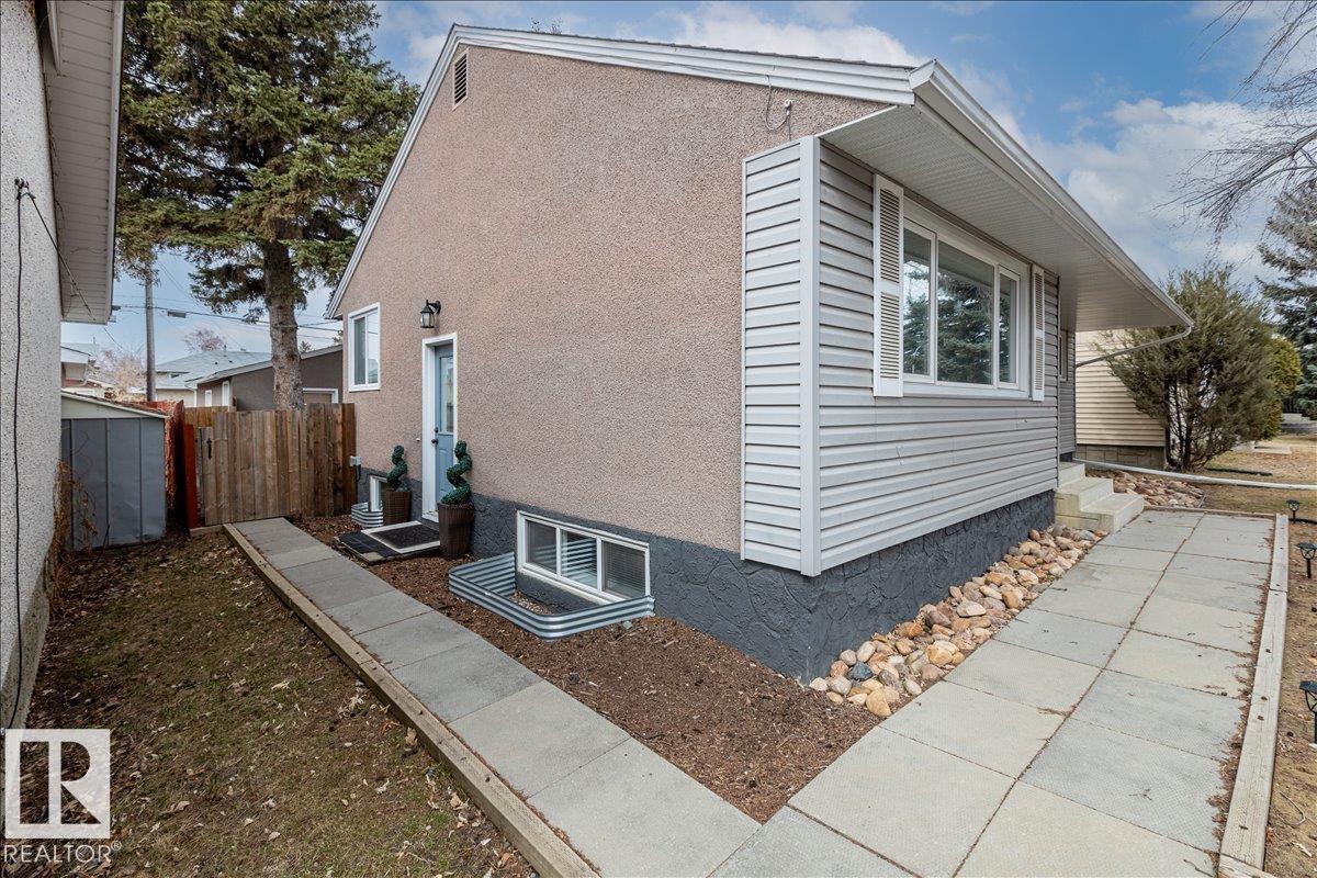 13608 137 ST NW - 37