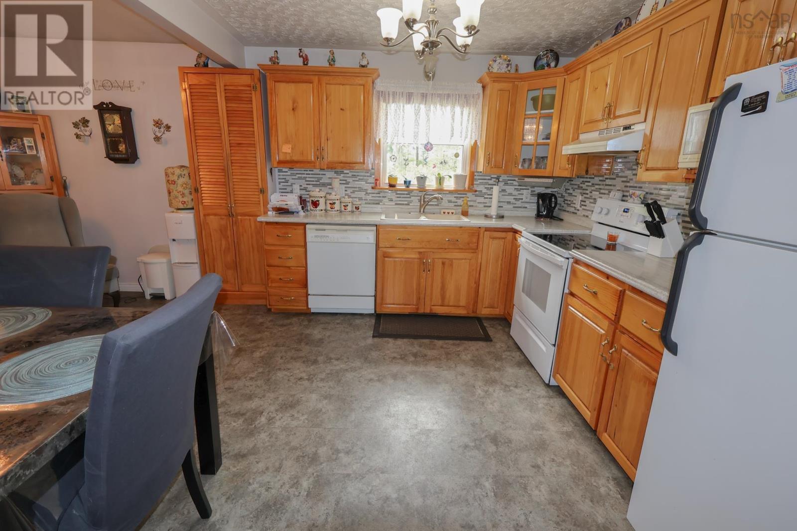 3261 Highway 325 - 11