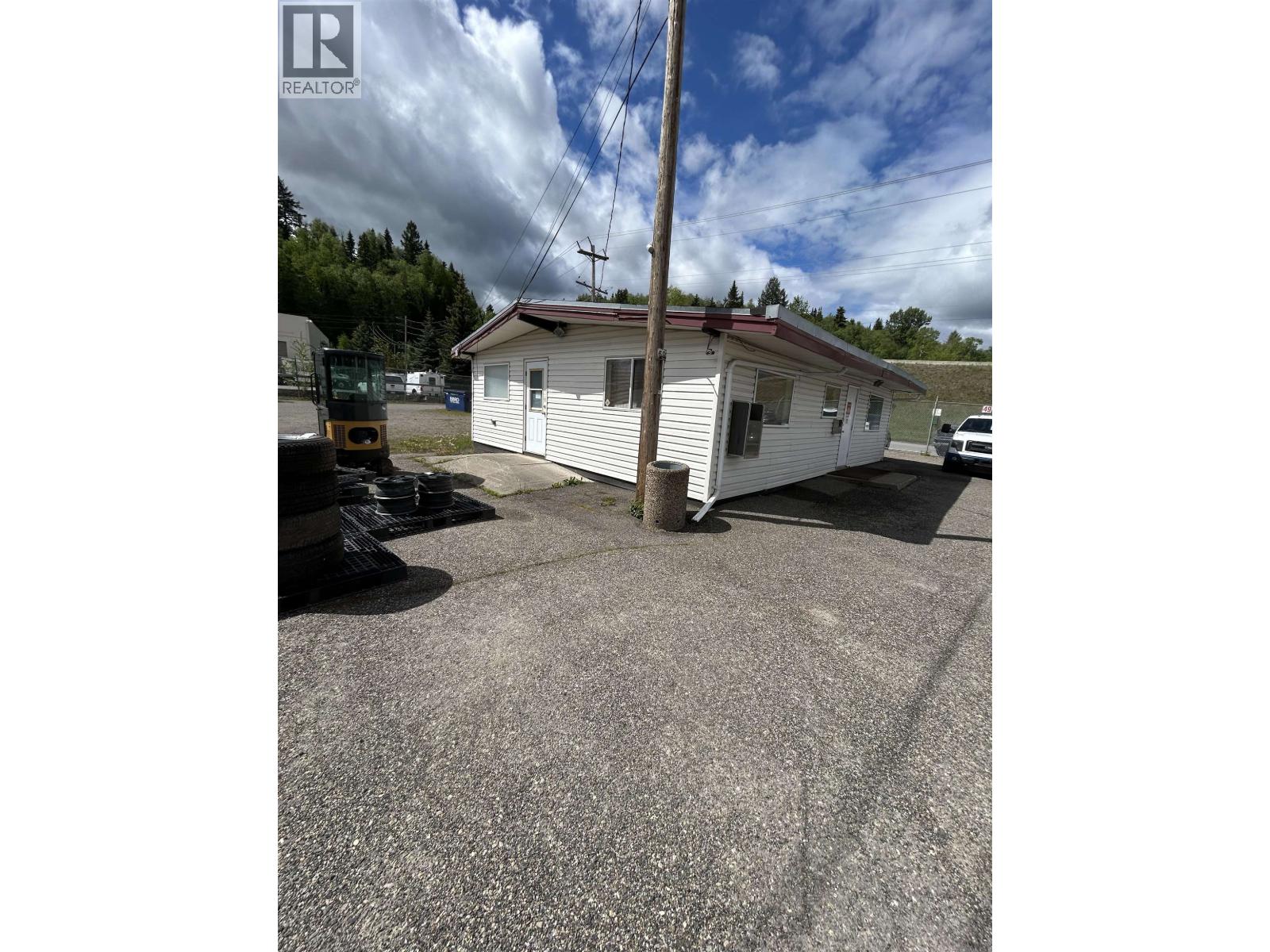 Photo 8 of 12 — 4174 COWART ROAD · Prince George, BC