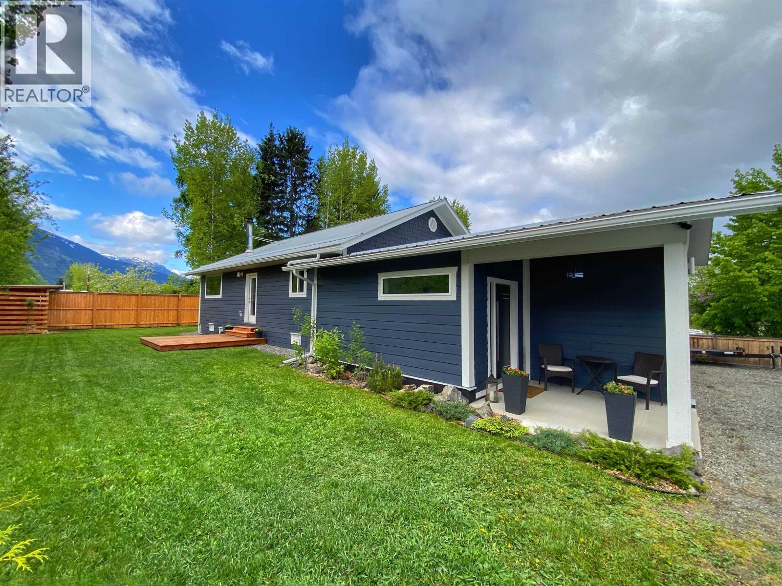 2136 21 AVENUE - 1
