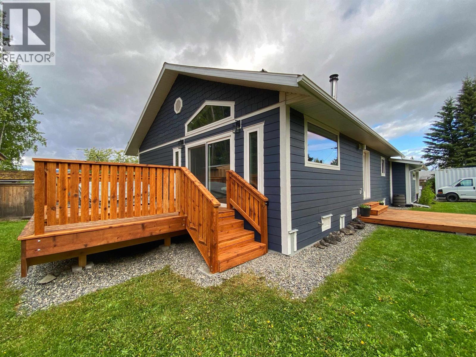 2136 21 AVENUE - 2