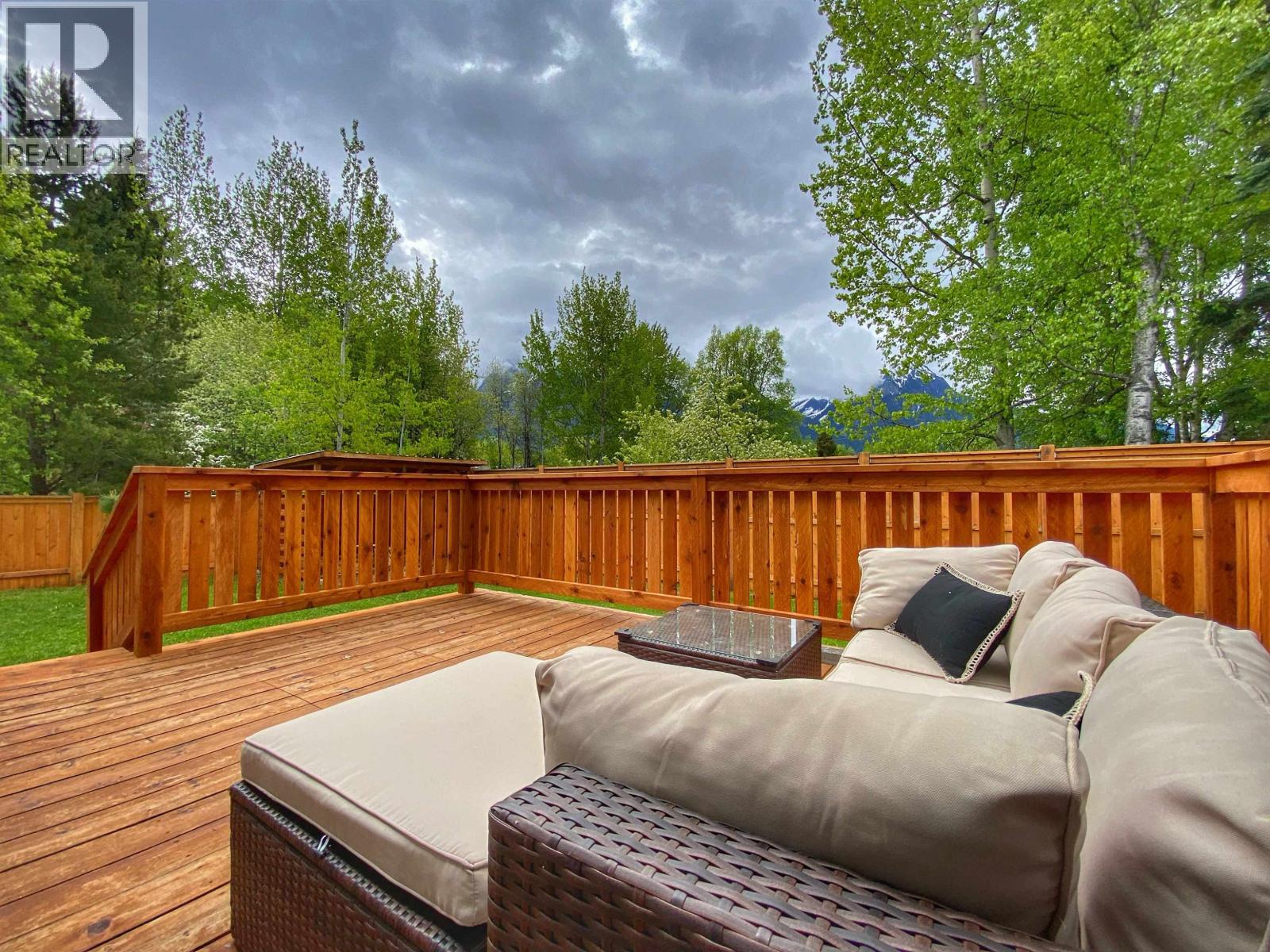 2136 21 AVENUE, Hazelton