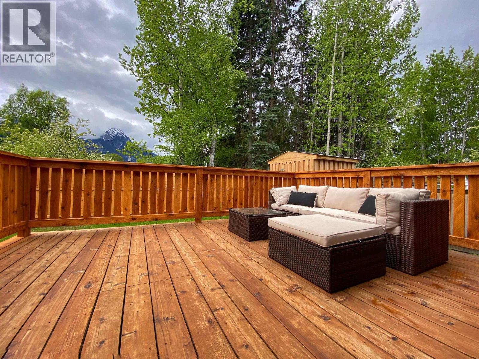 2136 21 AVENUE - 24