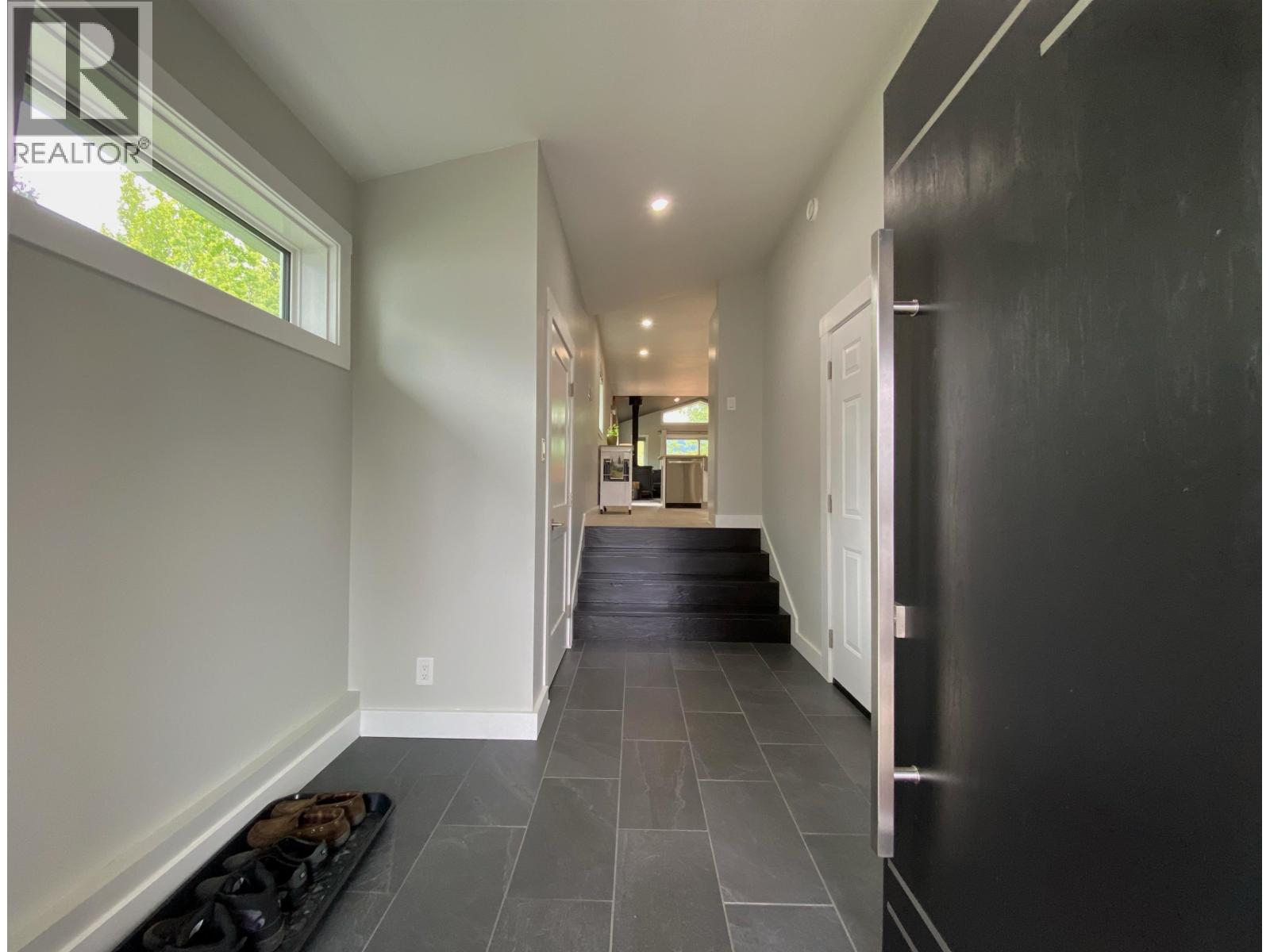 2136 21 AVENUE, Hazelton