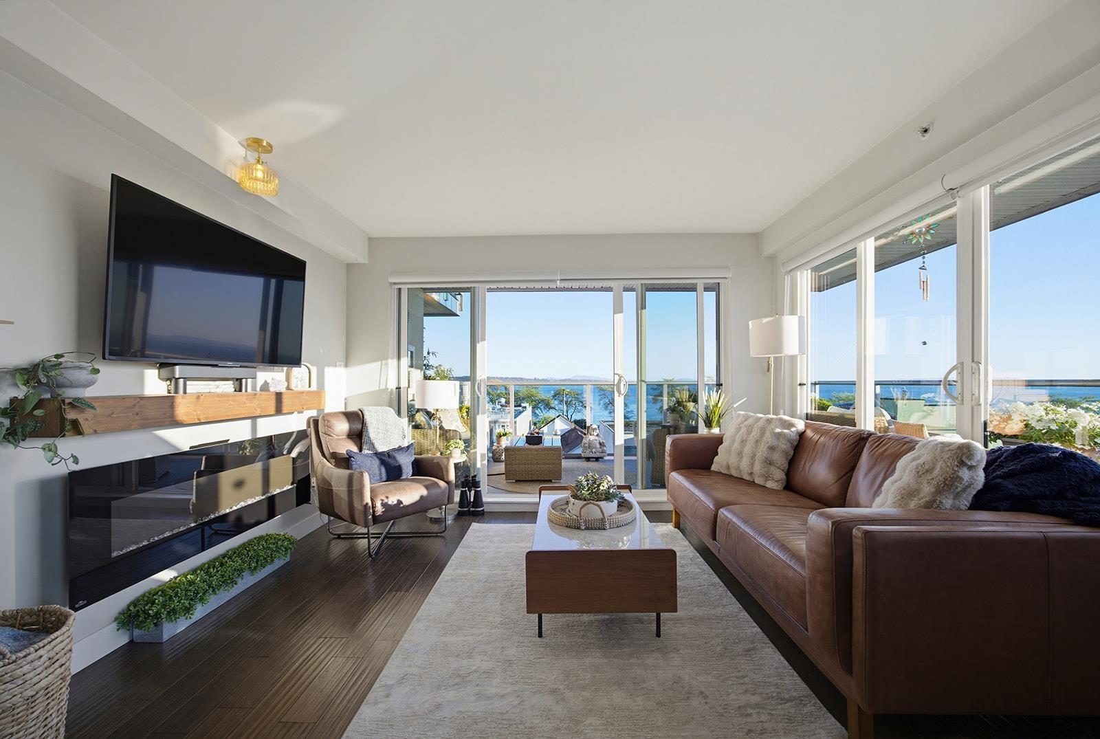 502 14955 VICTORIA AVENUE, White Rock
