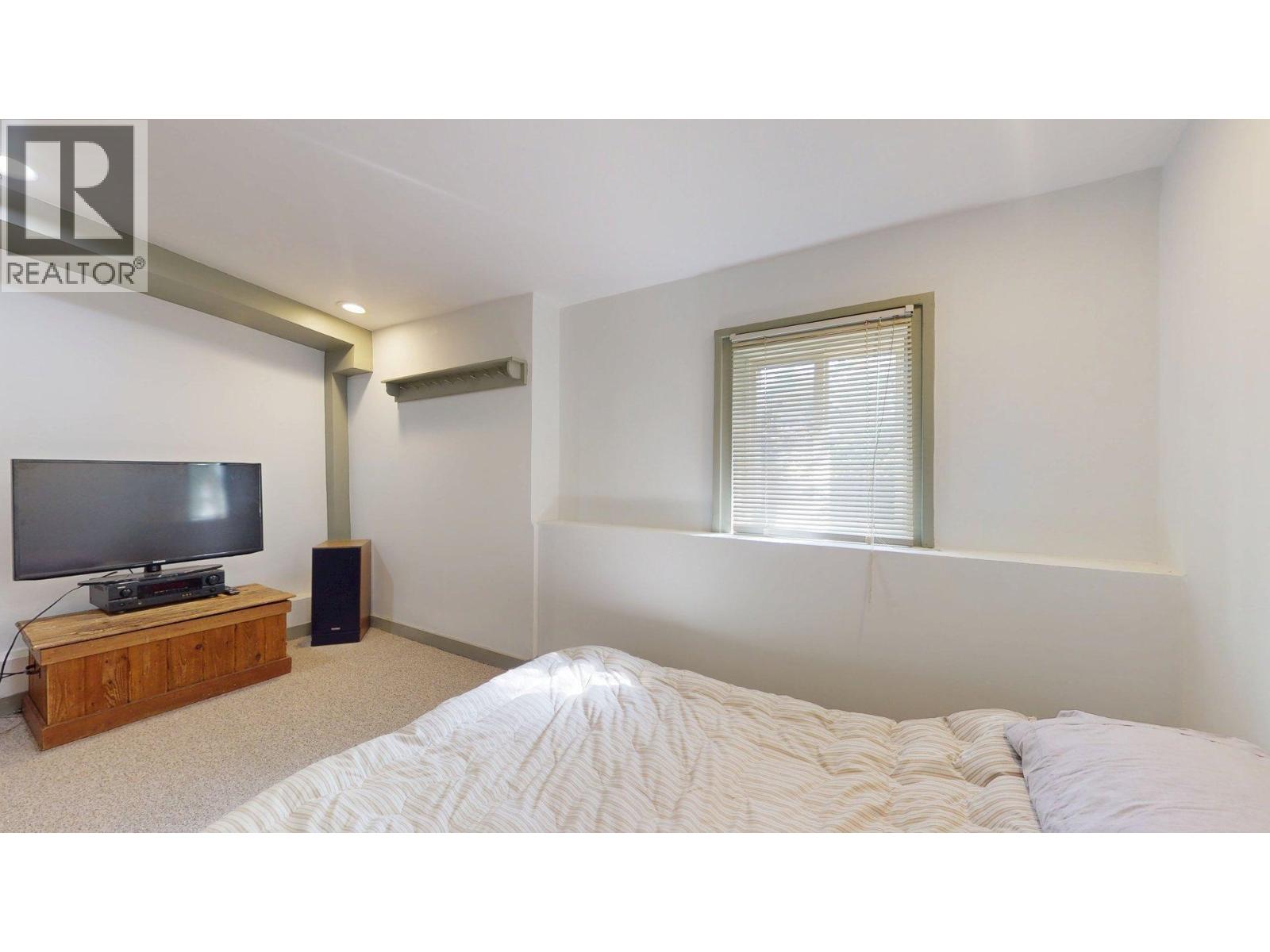 20 40022 GOVERNMENT ROAD, Squamish