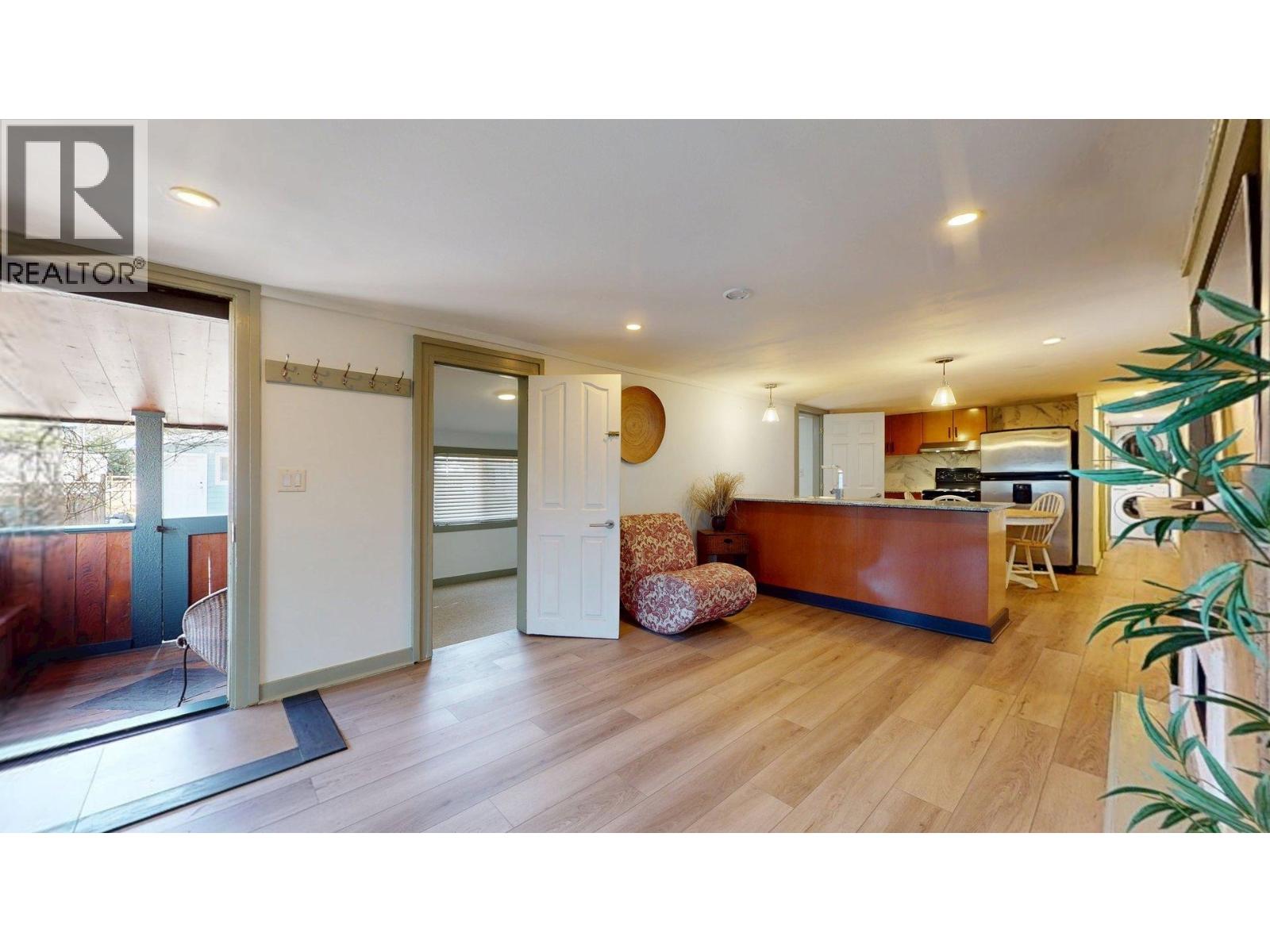 20 40022 GOVERNMENT ROAD, Squamish