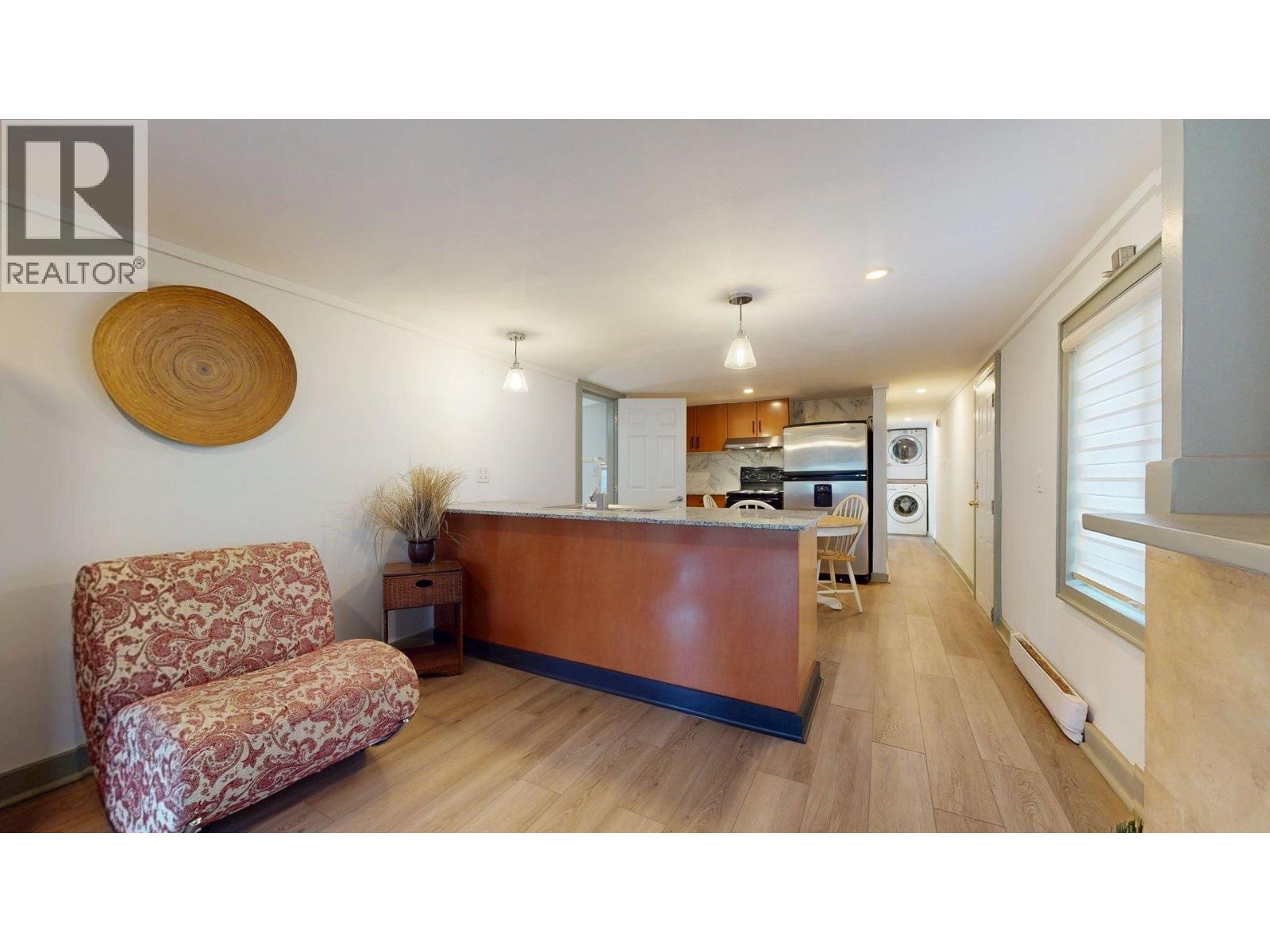 20 40022 GOVERNMENT ROAD, Squamish