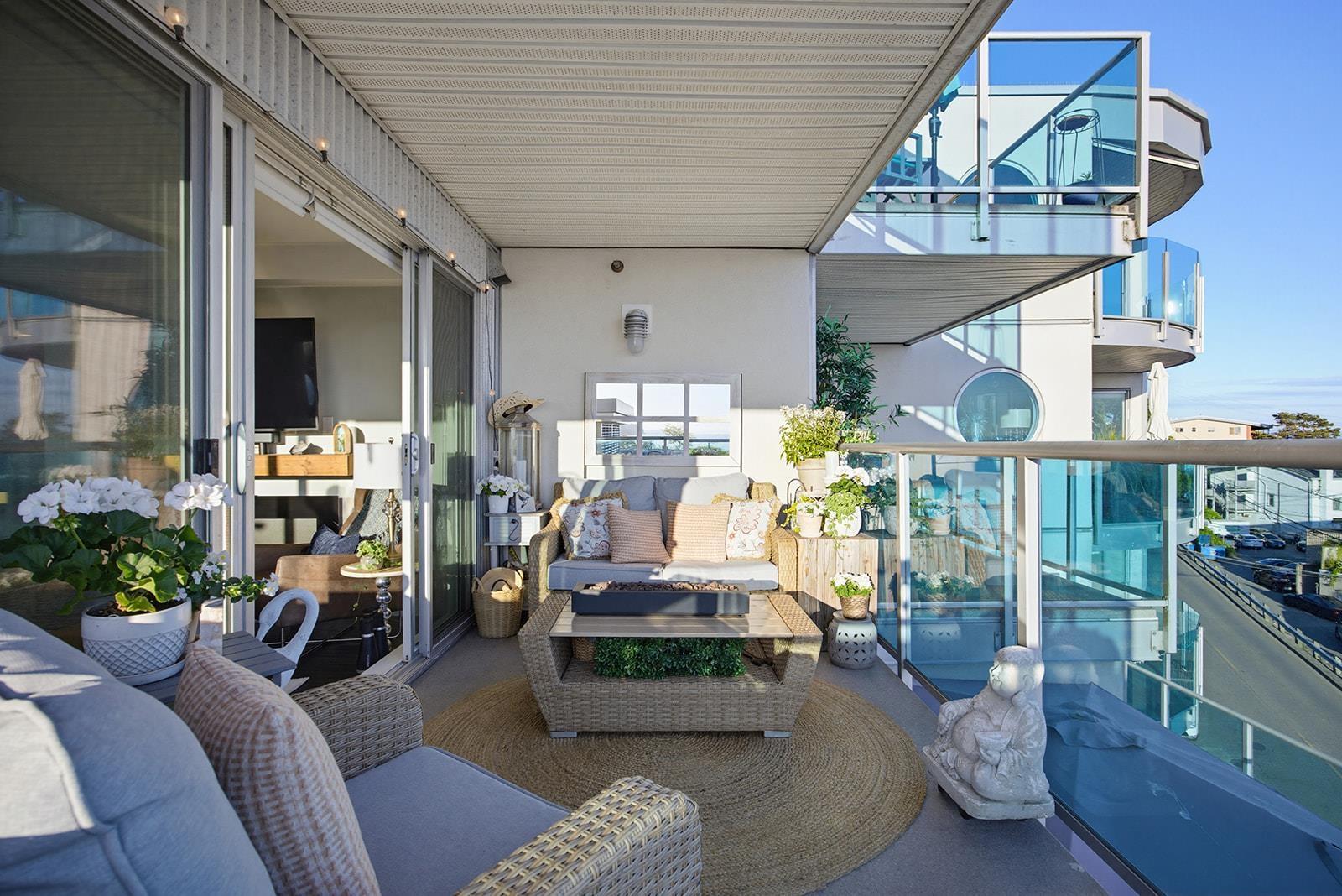 502 14955 VICTORIA AVENUE, White Rock