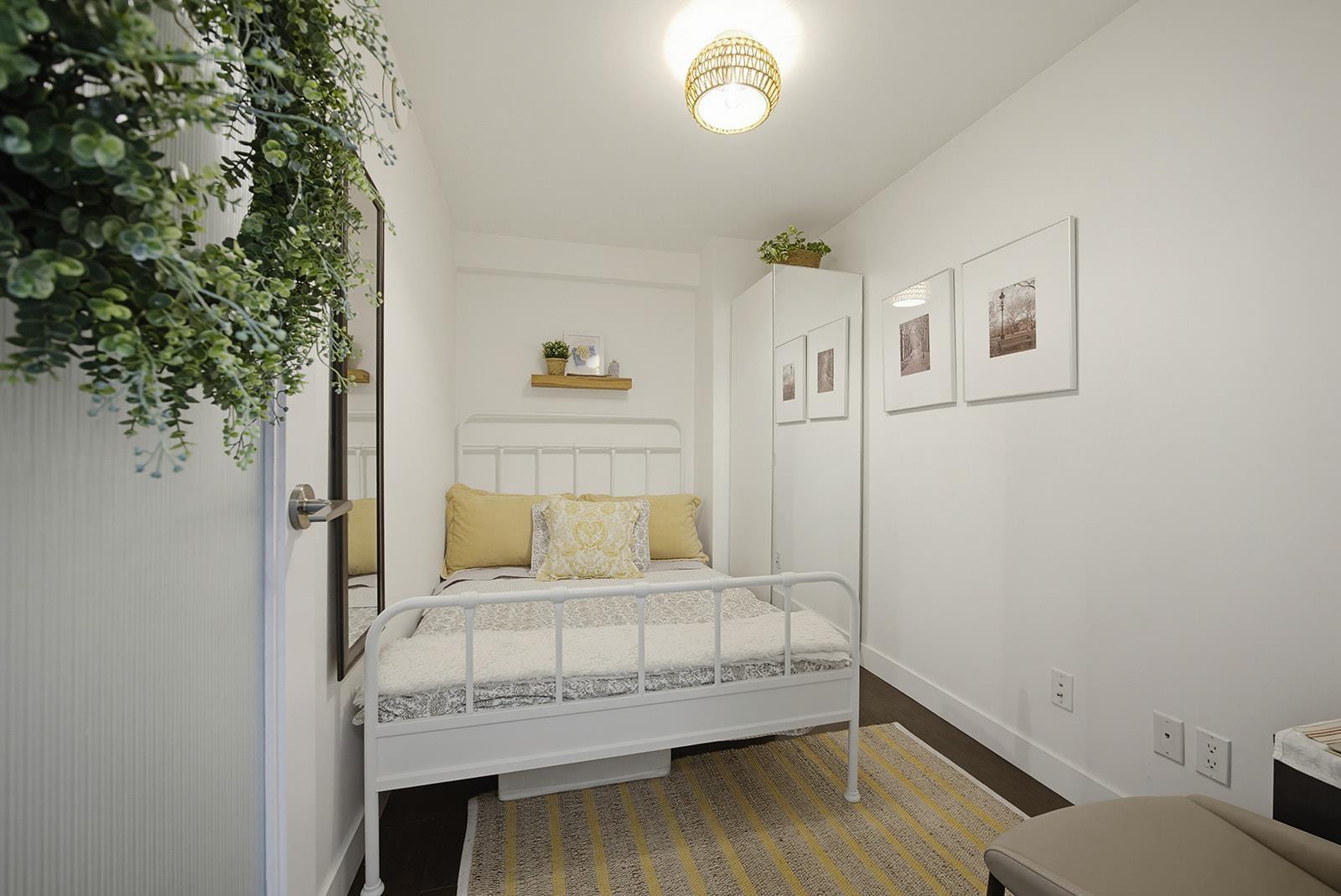 502 14955 VICTORIA AVENUE, White Rock