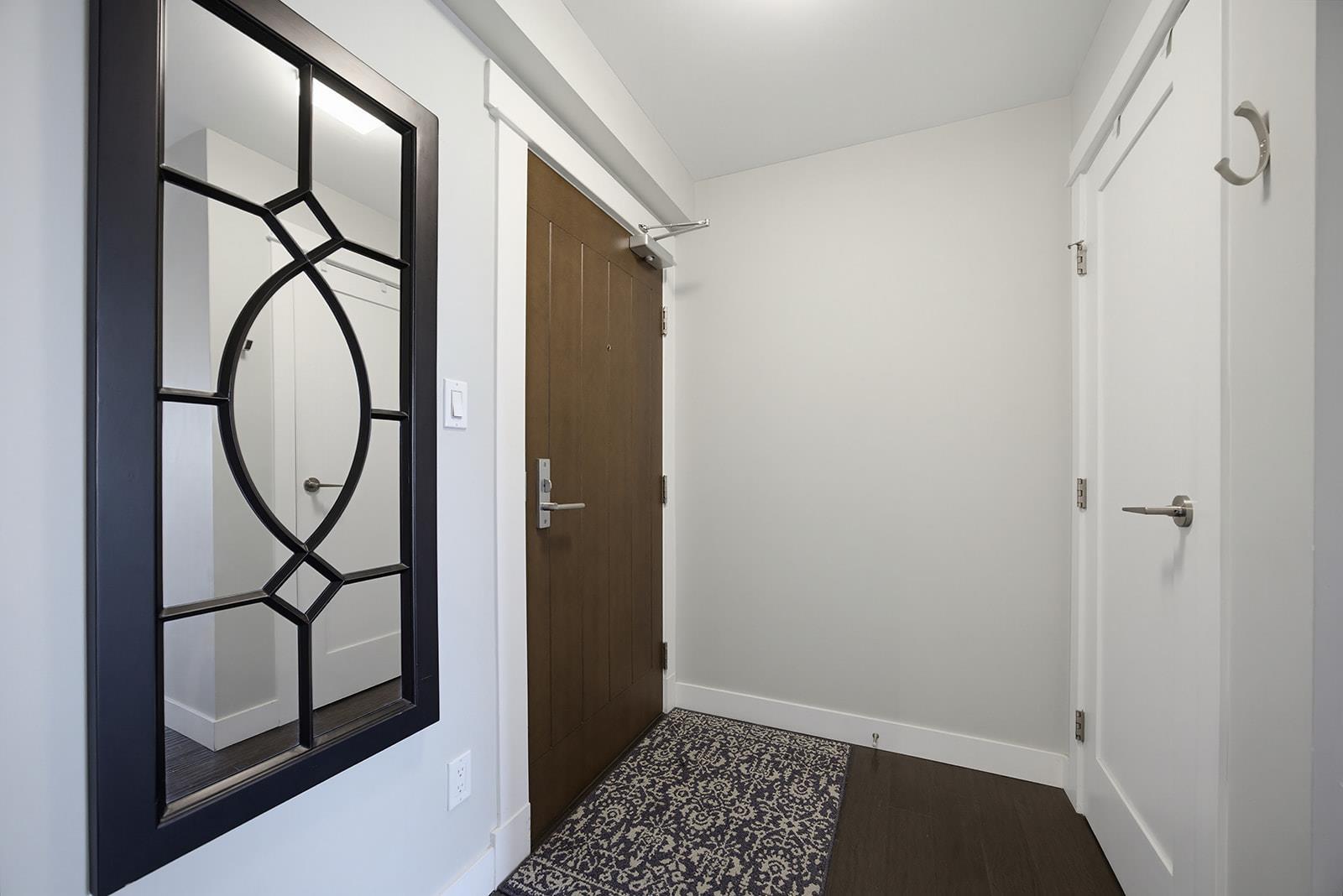 502 14955 VICTORIA AVENUE, White Rock