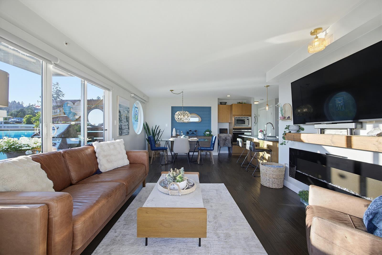 502 14955 VICTORIA AVENUE, White Rock