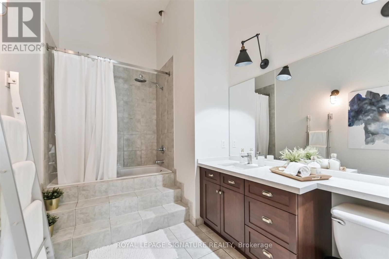 #655 155 DALHOUSIE STREET - 23