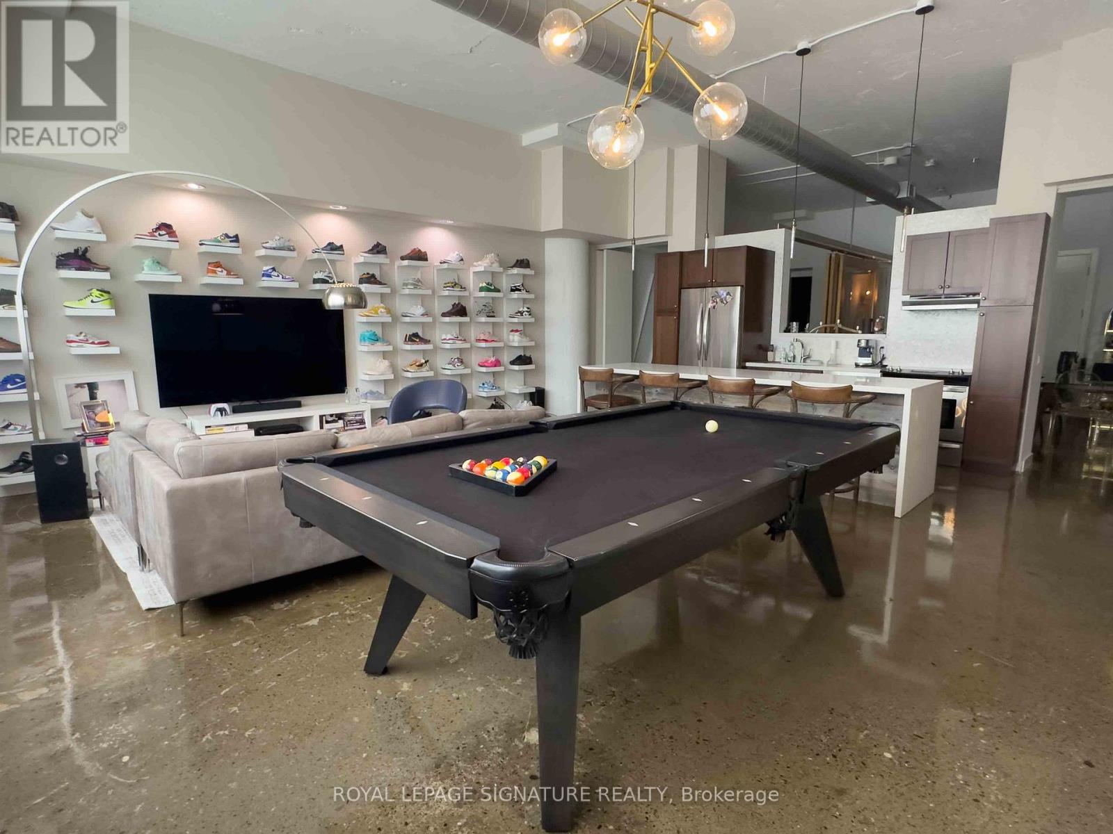 #655 155 DALHOUSIE STREET - Image 3