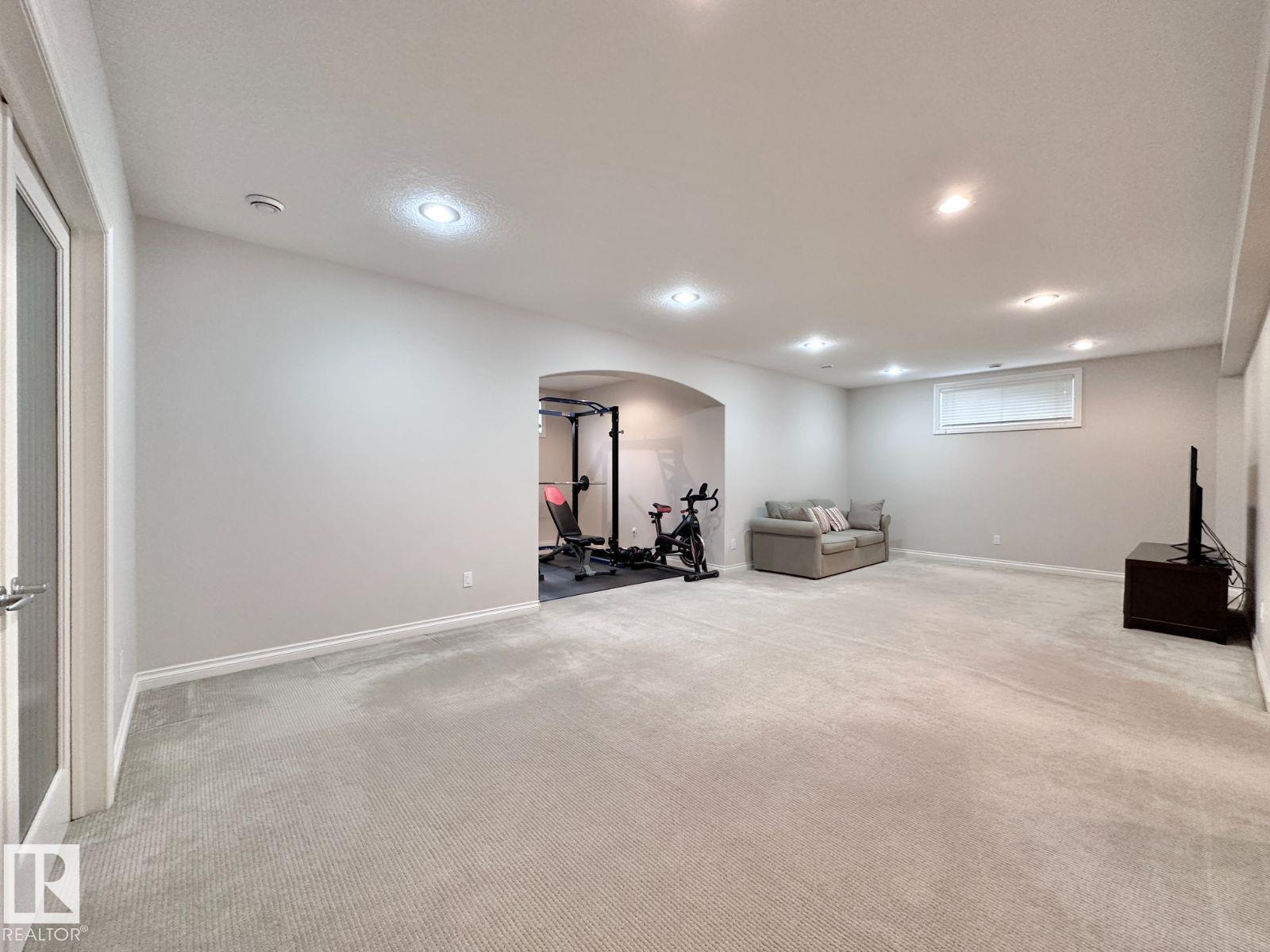 820 DRYSDALE RU NW - 42