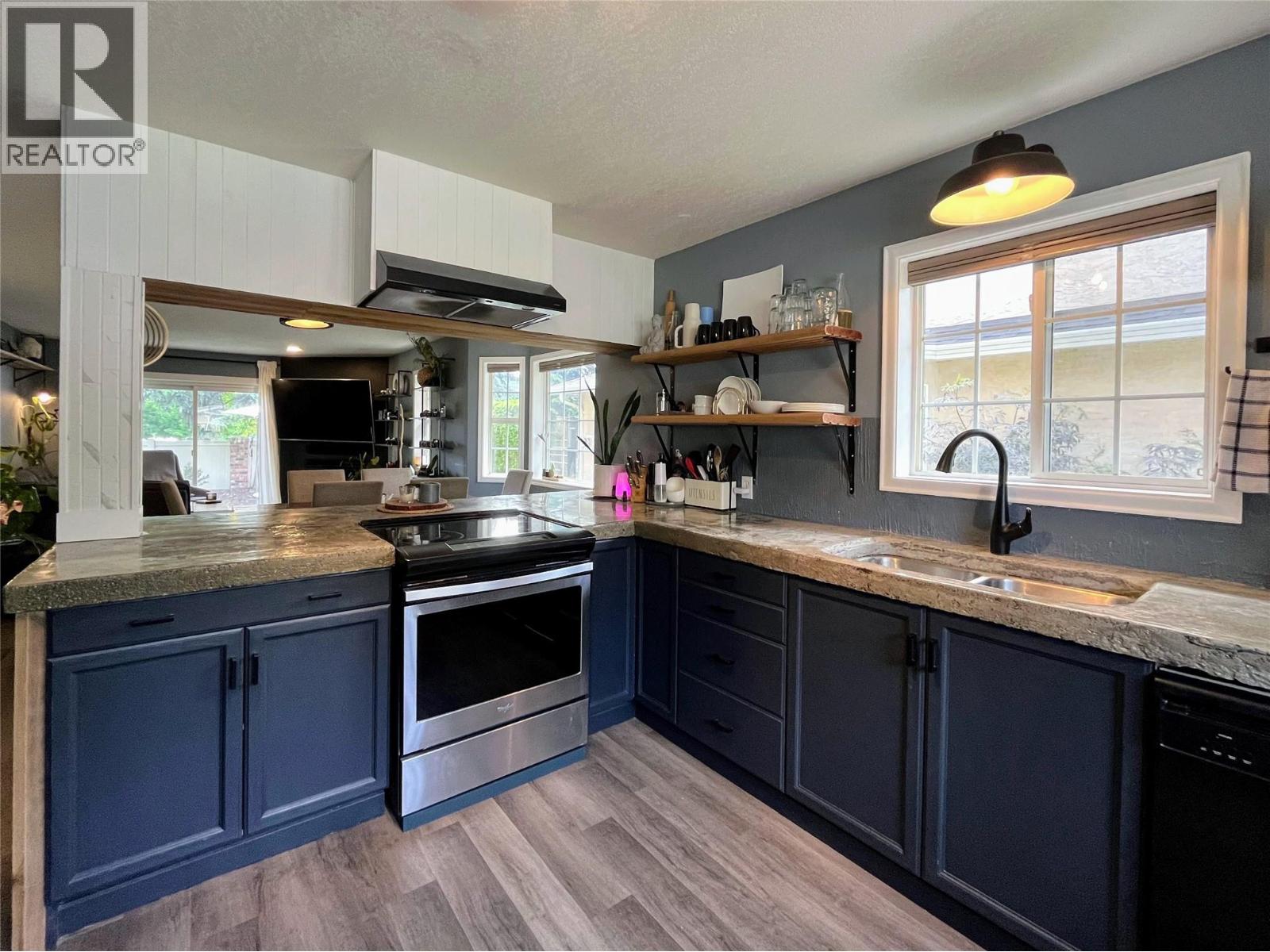 527 Yates Road Unit# 5, Kelowna
