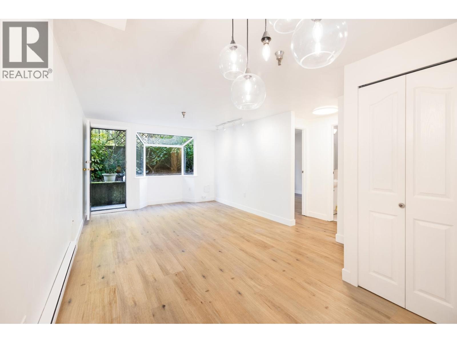 112 1363 CLYDE AVENUE, West Vancouver