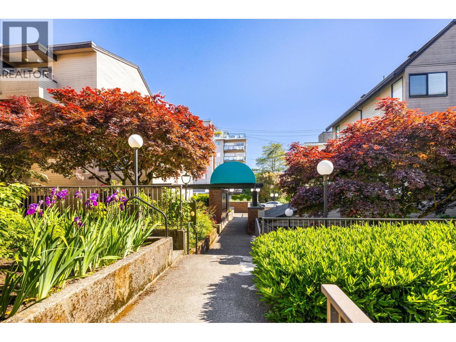 112 1363 CLYDE AVENUE, West Vancouver