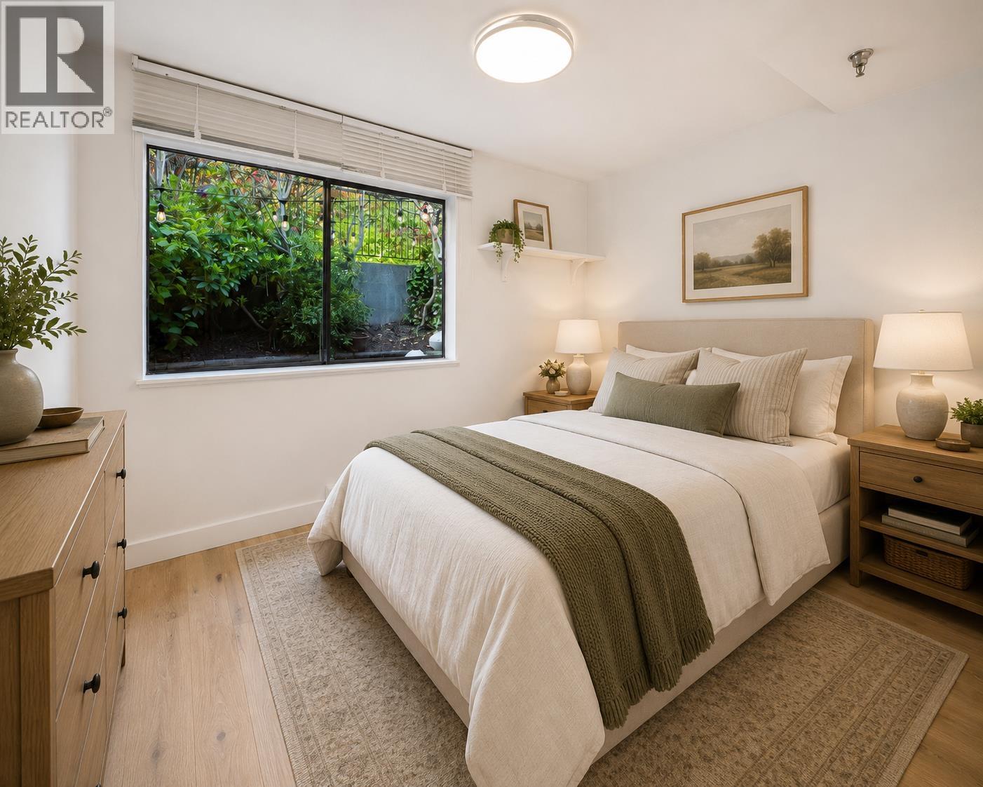 112 1363 CLYDE AVENUE, West Vancouver