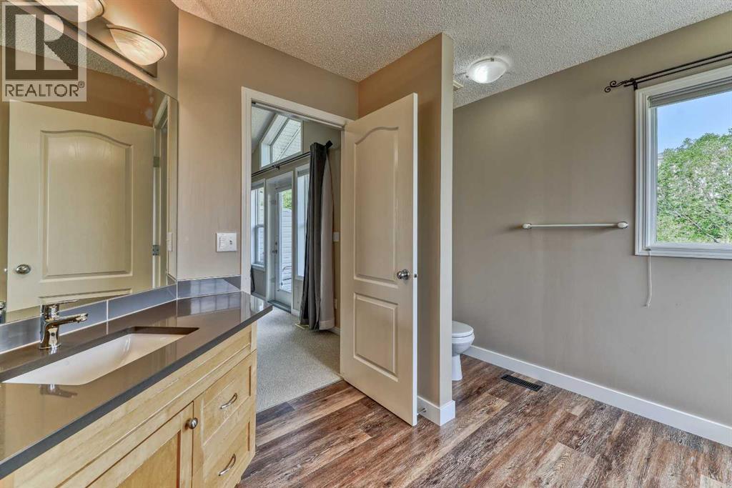 406 Rocky Vista Gardens NW - 24