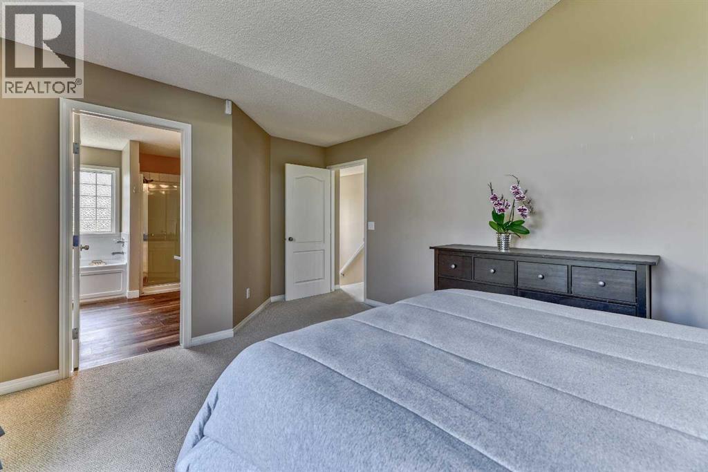 406 Rocky Vista Gardens NW - 22