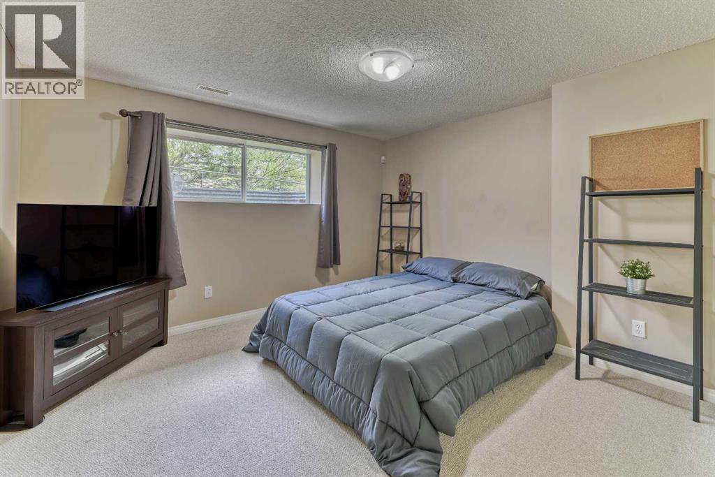 406 Rocky Vista Gardens NW - 37