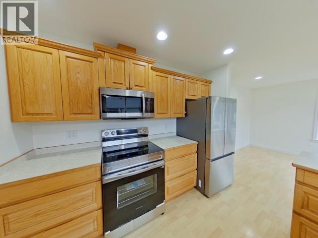 #11 4897 ONTARIO AVE - 8