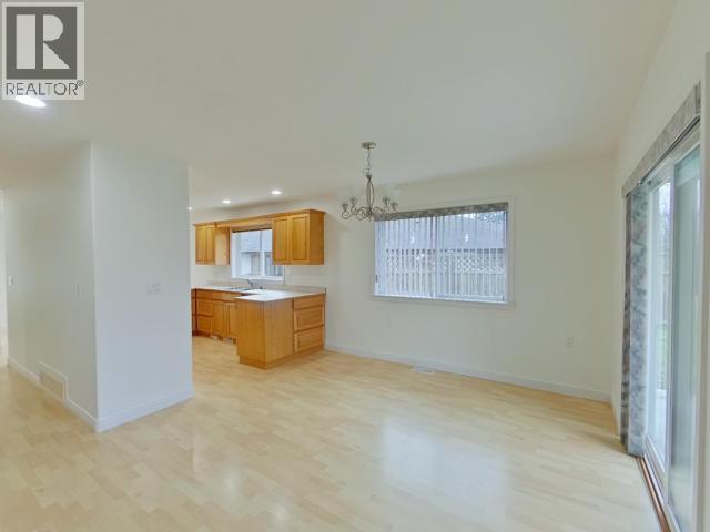 #11 4897 ONTARIO AVE - 14
