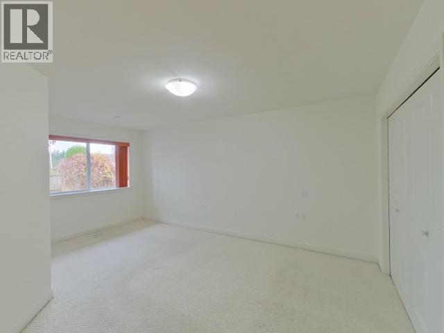 #11 4897 ONTARIO AVE - 25