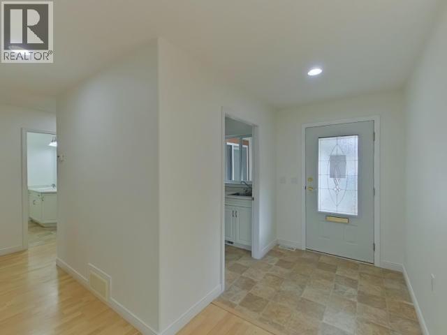 #11 4897 ONTARIO AVE - 26