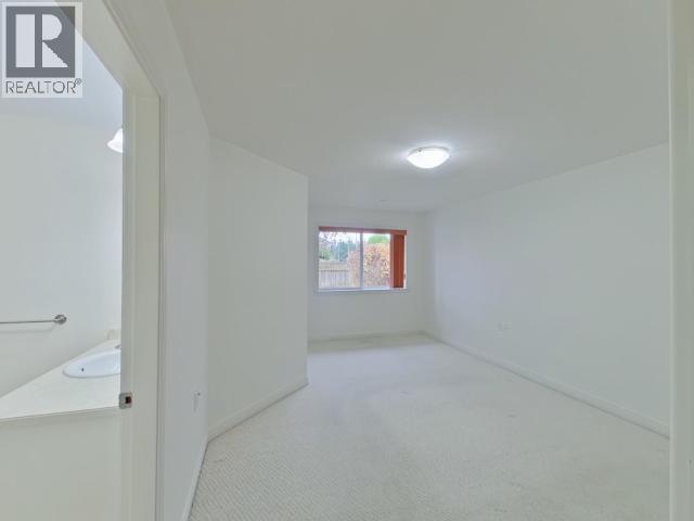 #11 4897 ONTARIO AVE - 24
