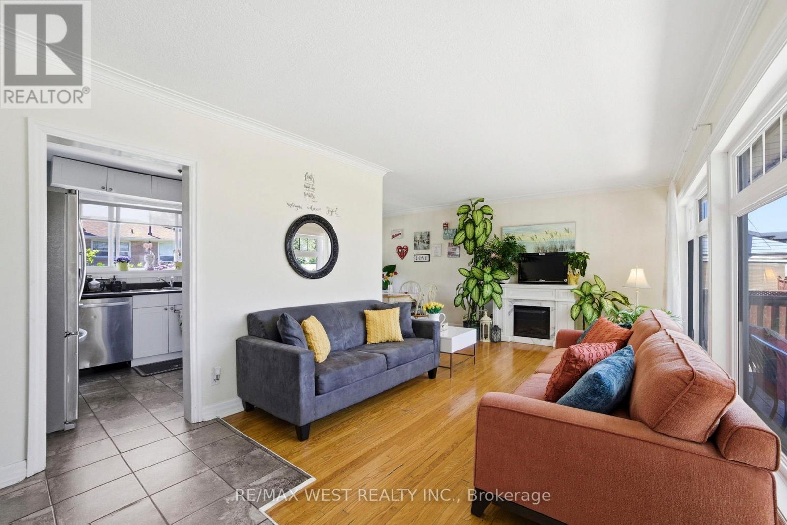 320 PEARL STREET - 6