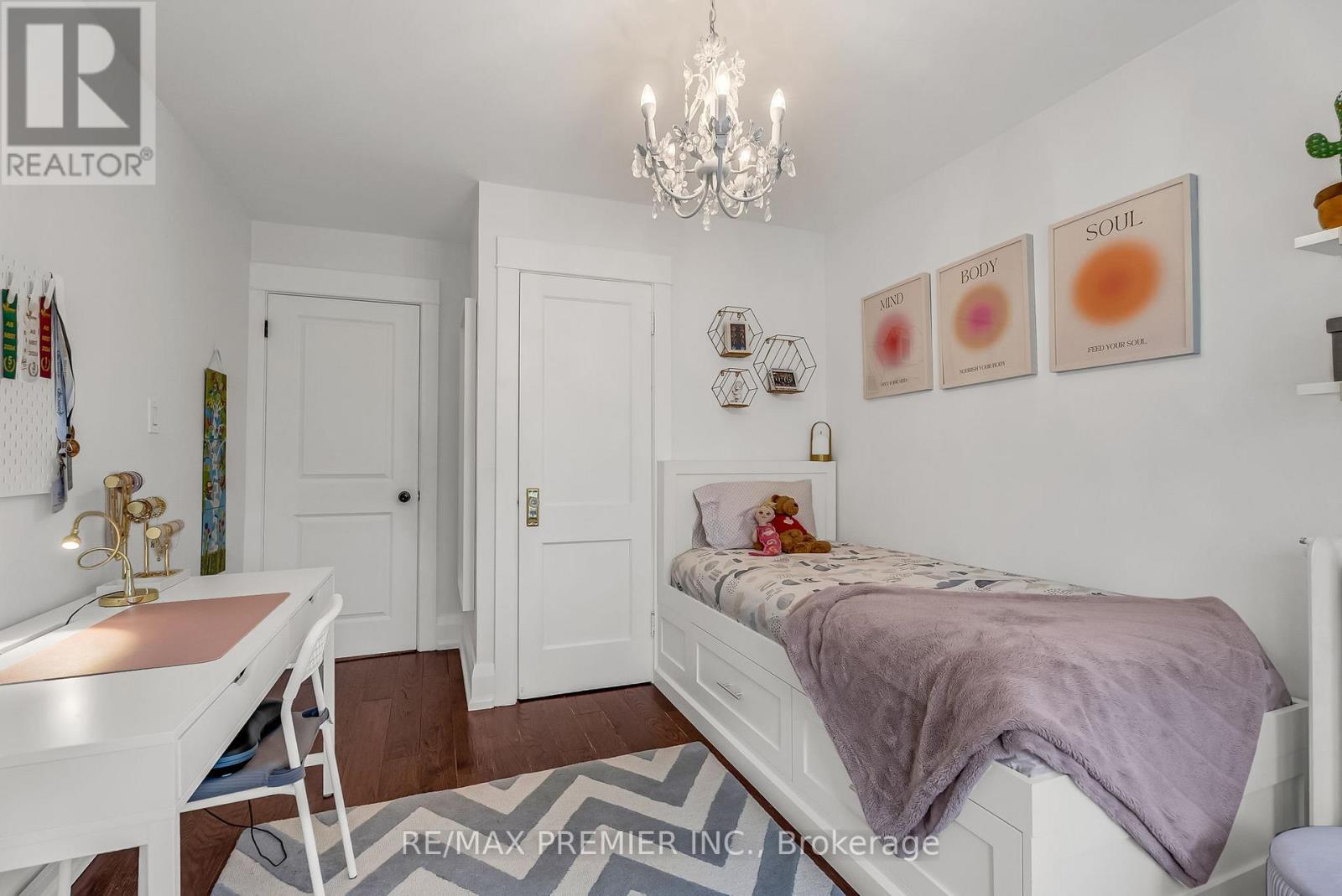 75 RIVERCREST ROAD - 29