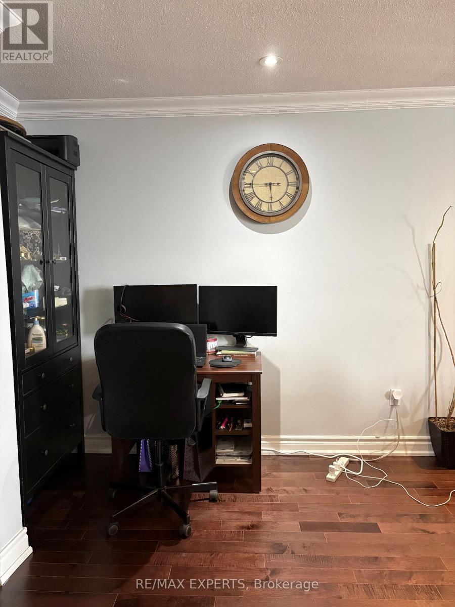 #PH15 11 WINCOTT DRIVE - Image 3