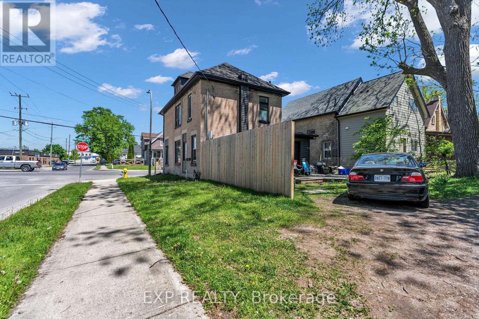 553 QUEBEC STREET - Image 2