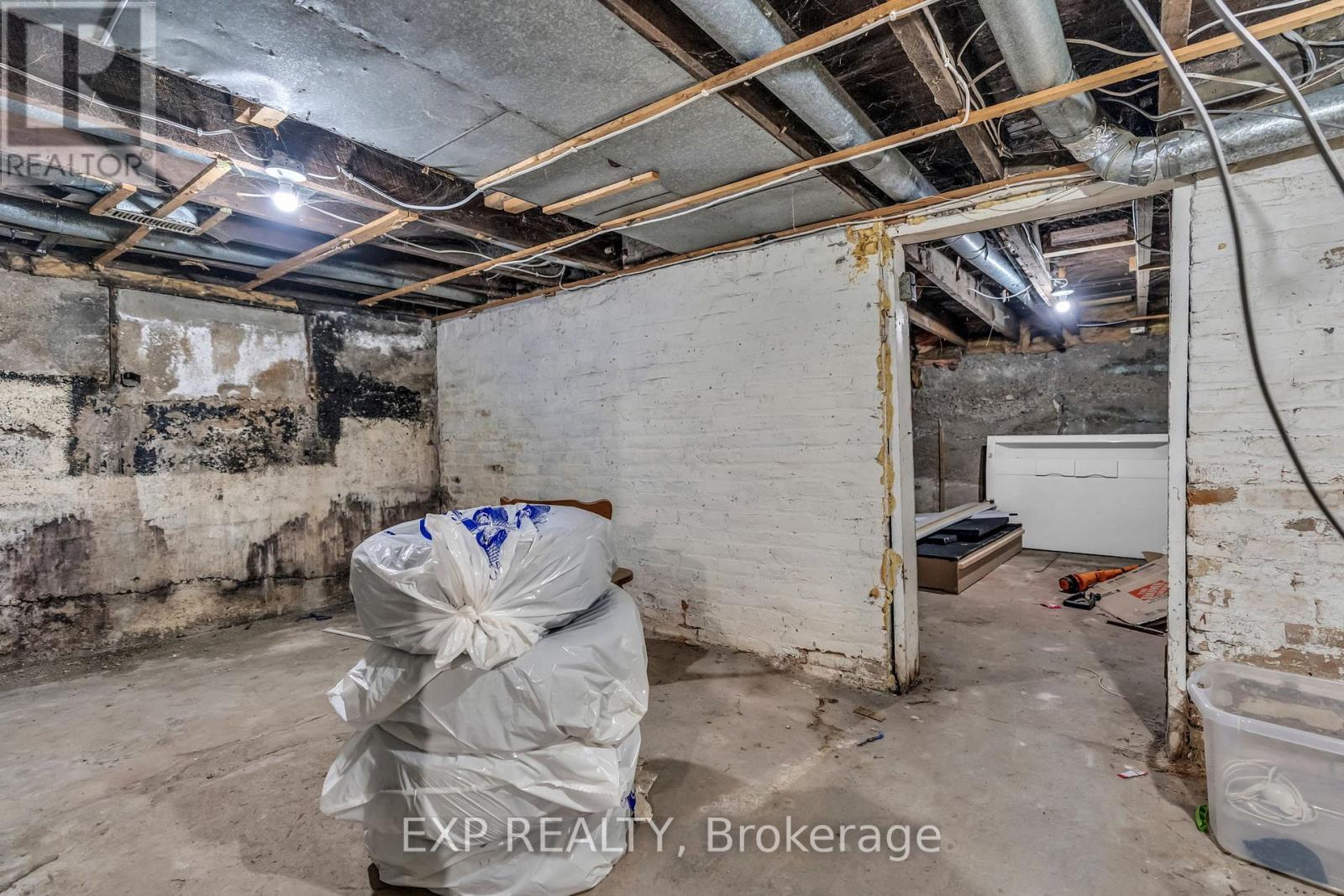 553 QUEBEC STREET - 32