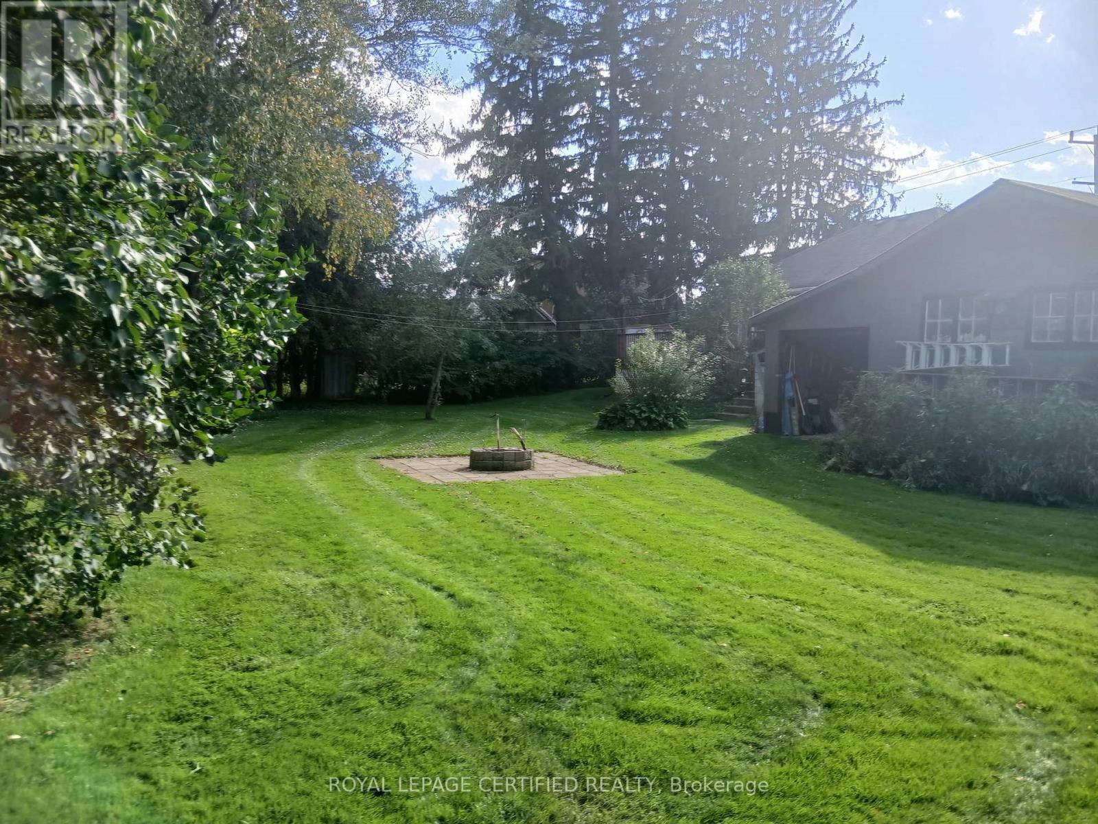 883 7TH AVENUE - 32