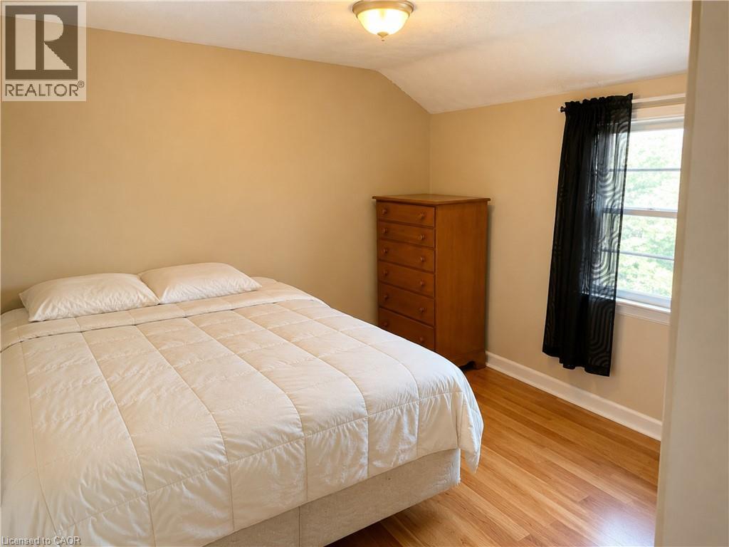 15 BARRETT Avenue - 16