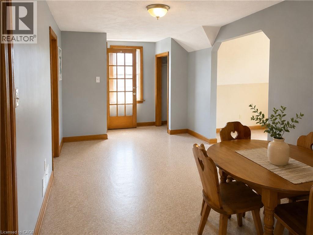 15 BARRETT Avenue - 18
